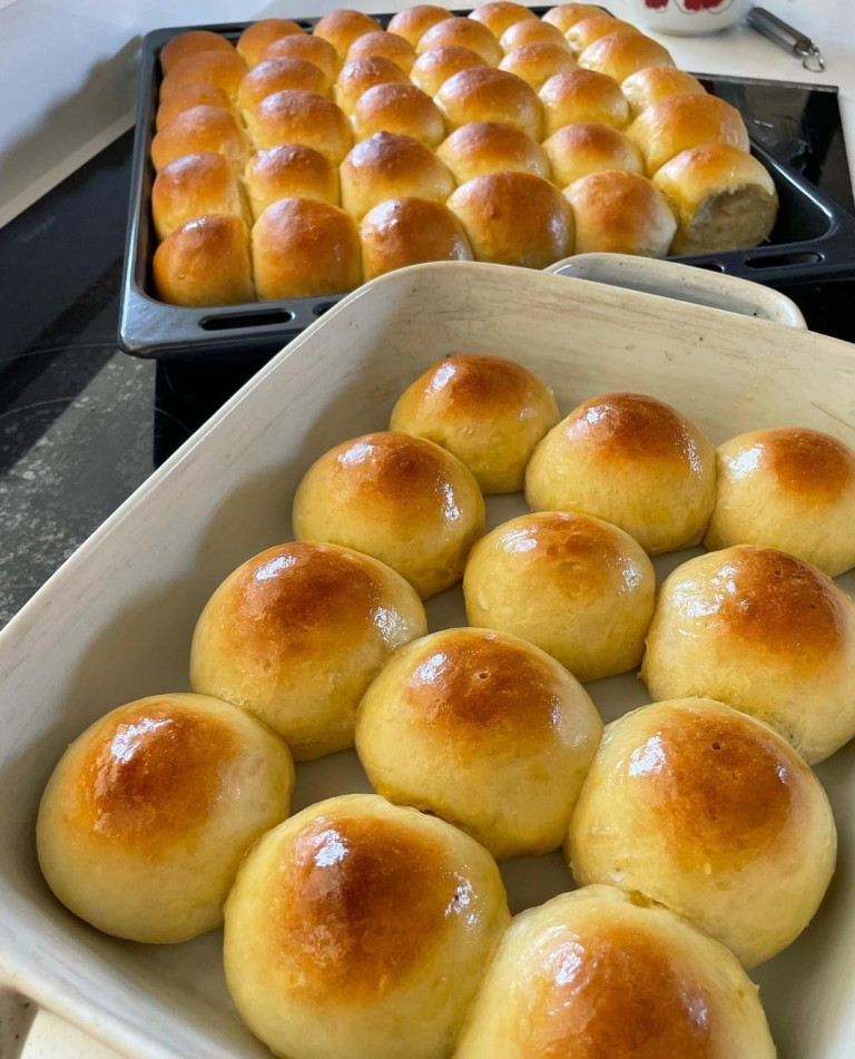 FRESHLY BAKED DINNER ROLLS