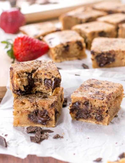 CHURRO CHOCOLATE CHUNK BLONDIES