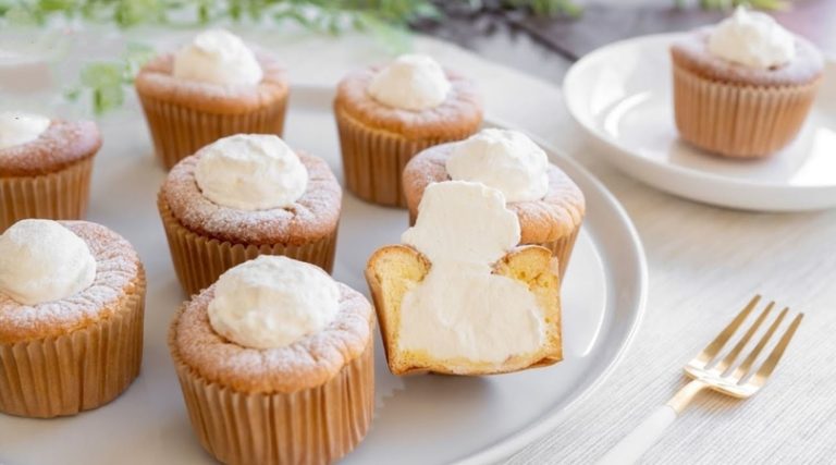 Fluffy Vanilla Chiffon Cake