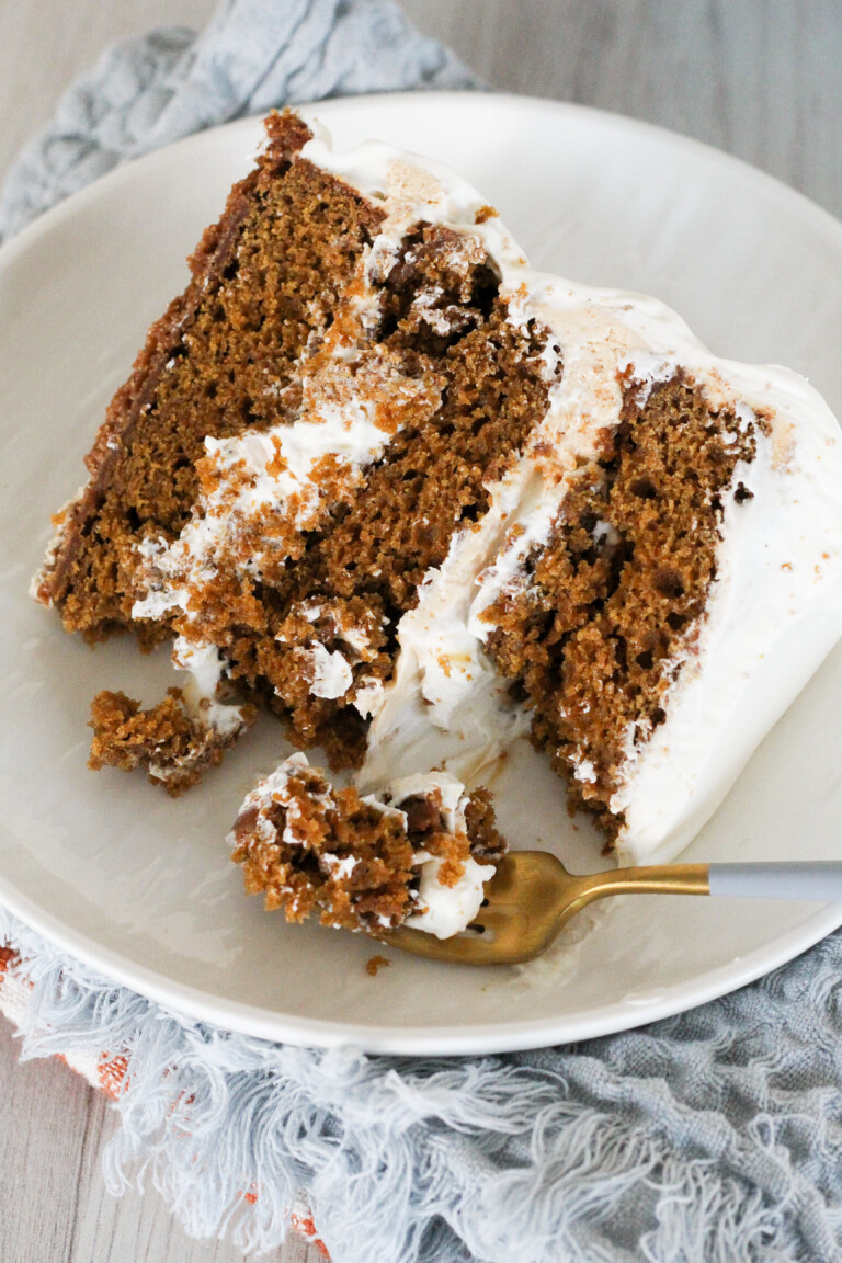 Gingerbread Biscoff Caramel Cake with Gingerbread Cookie Crust