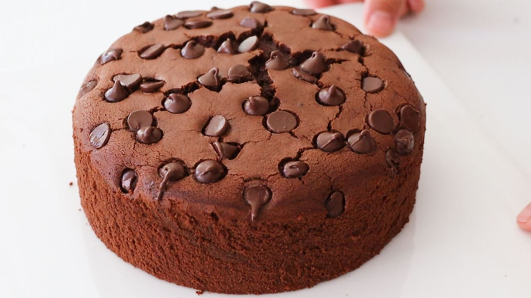 Soft and Delicious Chocolate Brownie Cake